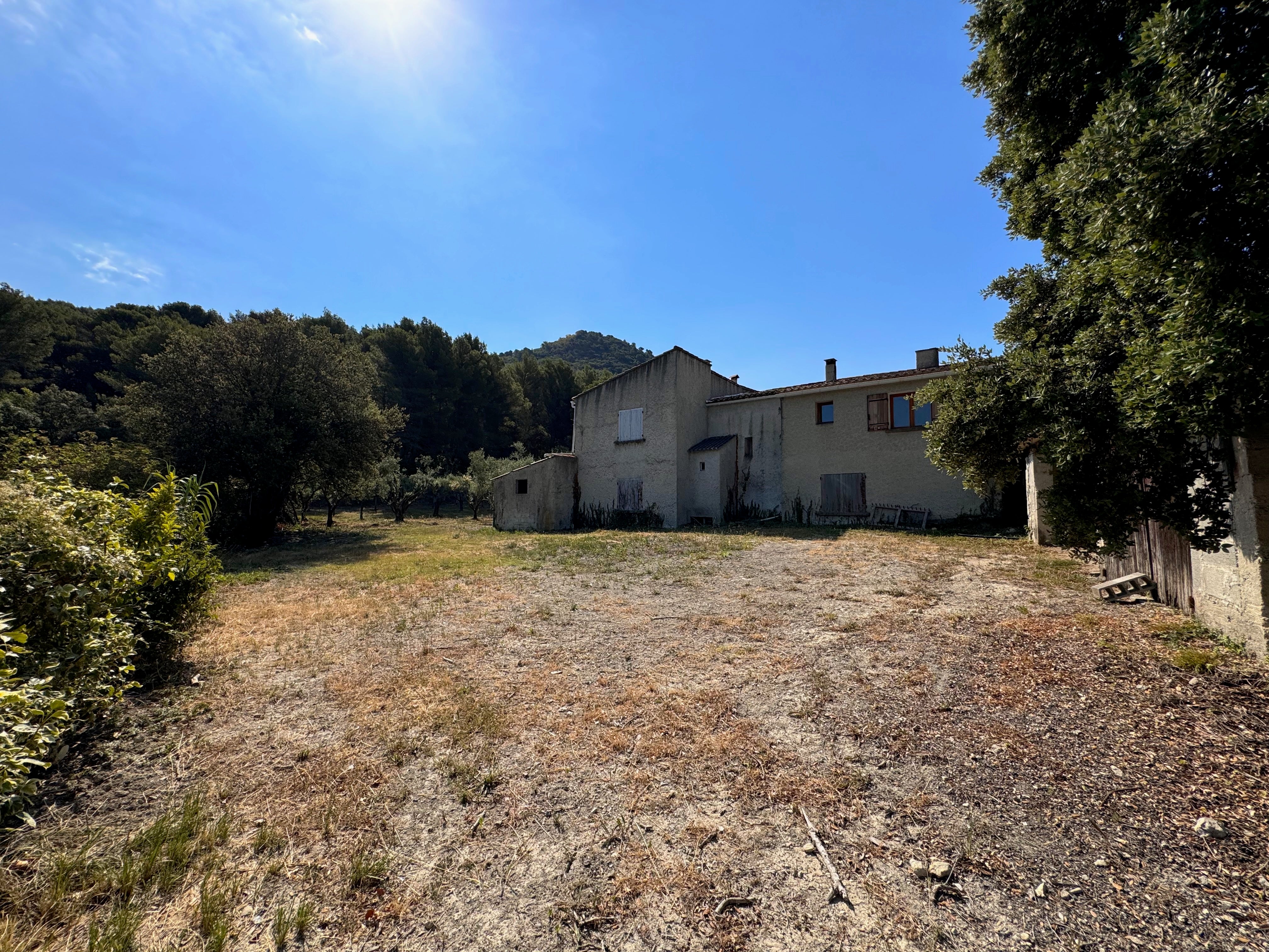 (SOUS OFFRE) Mas à restaurer Séguret